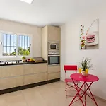 Watsi - Plusholidays