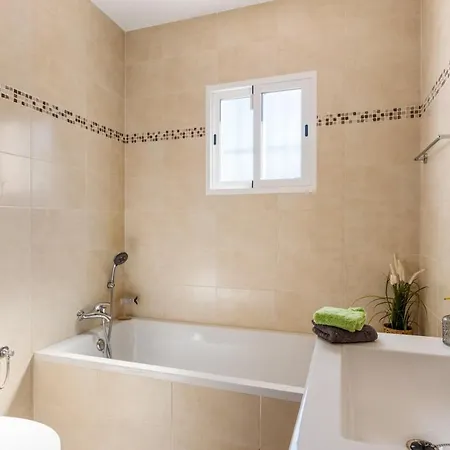 Watsi - Plusholidays * Calpe